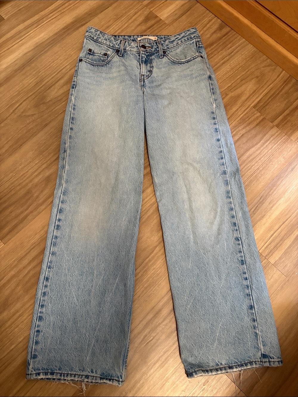 Levi low-loose jeans